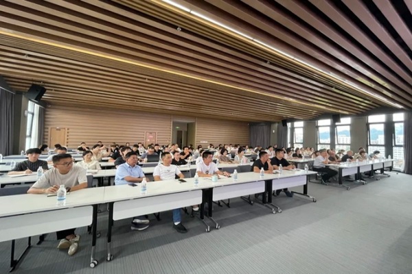 強(qiáng)化公司稅務(wù)、法務(wù)建設(shè) 增強(qiáng)風(fēng)險(xiǎn)防控能力 —浙江中立建設(shè)有限公司開(kāi)展稅務(wù)和法務(wù)培訓(xùn)會(huì)